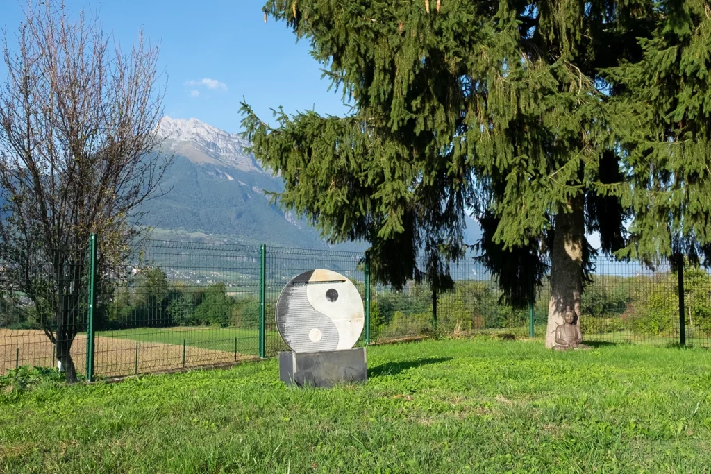 Jardin de sérénité du centre Alpizen